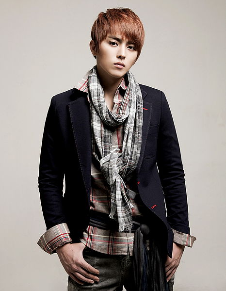 File:Heechul.jpg