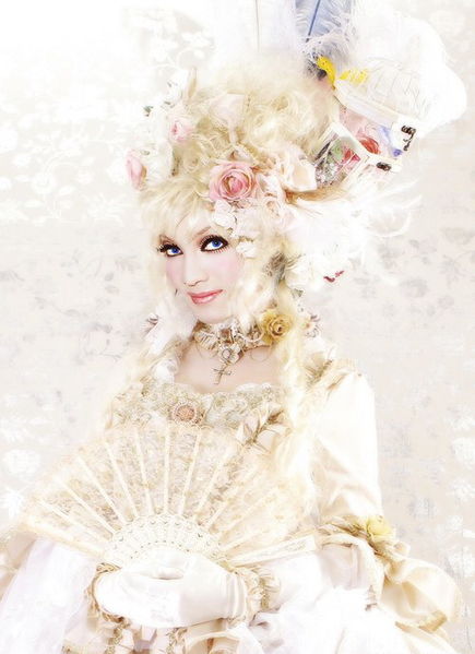 File:Kaya - QUEEN promo.jpg