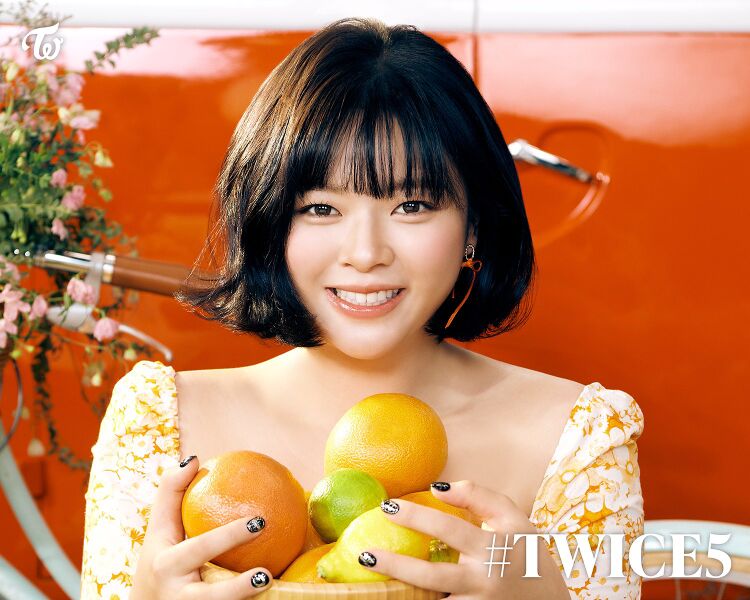 File:Jeongyeon - TWICE5 promo.jpg
