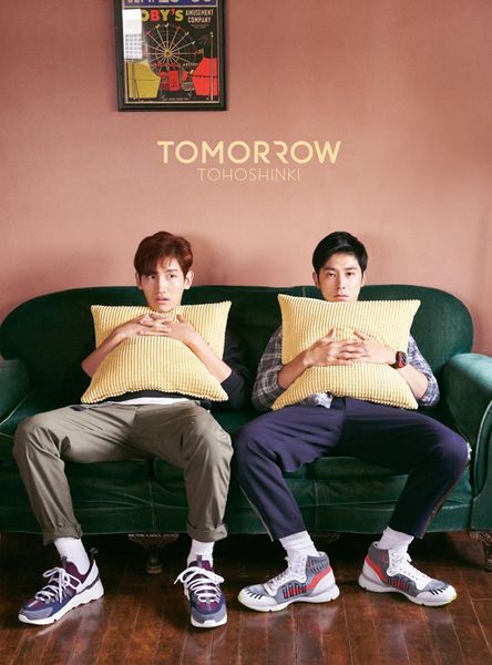 File:Tohoshinki - TOMORROW Bigeast.jpg