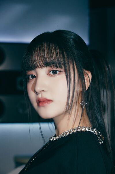 File:Liz - WAVE promo.jpg
