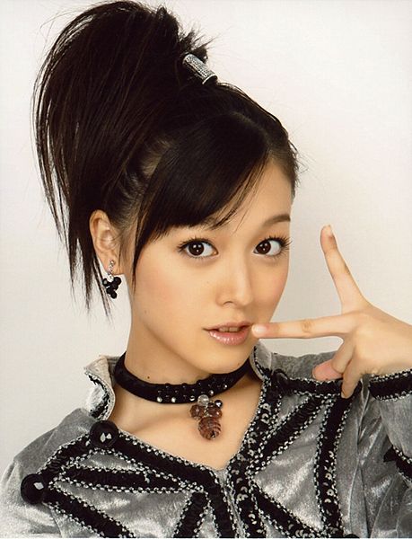 File:Kusumi Koharu 1829.jpg