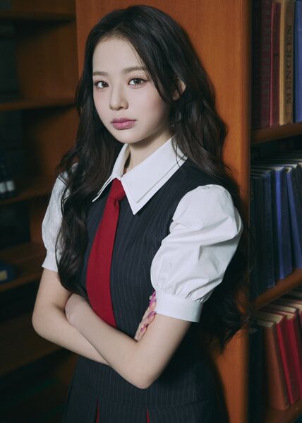 File:Seowon - SWICY promo.jpg