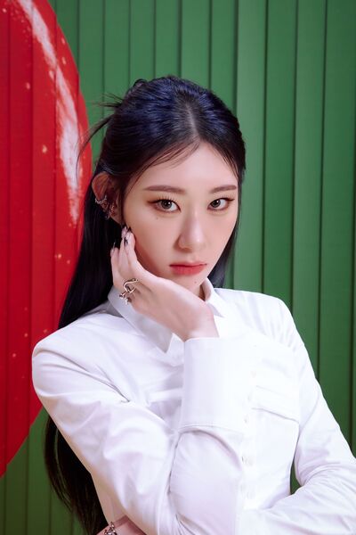 File:Chaeryeong - RINGO promo.jpg