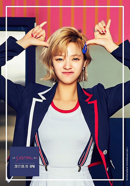 File:Jeongyeon - SIGNAL promo.jpg