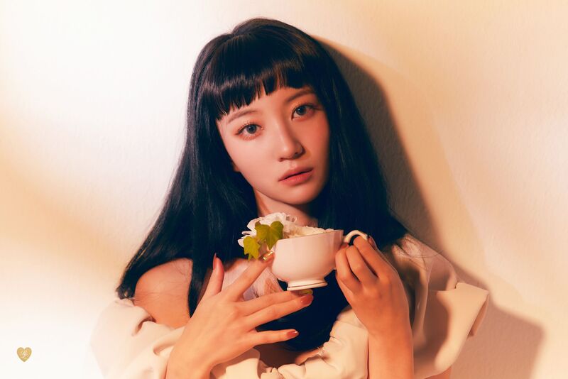 File:Yubin - Real Love promo.jpg