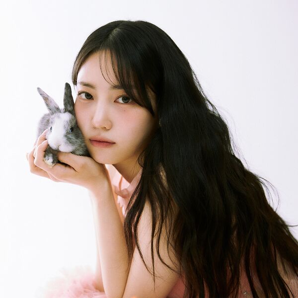 File:Jueun - Easy Breezy promo.jpg