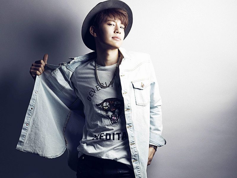 File:SE7EN - RAINBOW promo.jpg