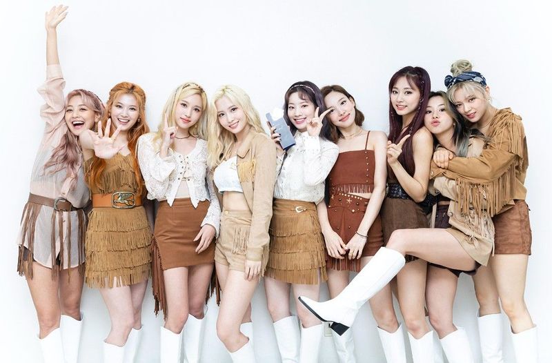 File:twice-more-more-inkigayo.jpg
