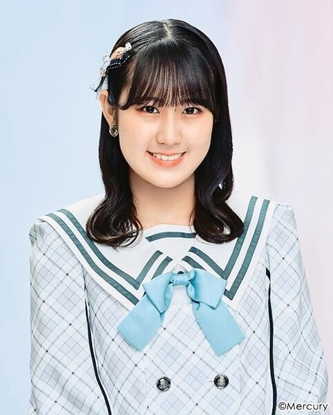 File:HKT48 Kawahira Hijiri 2022.jpg