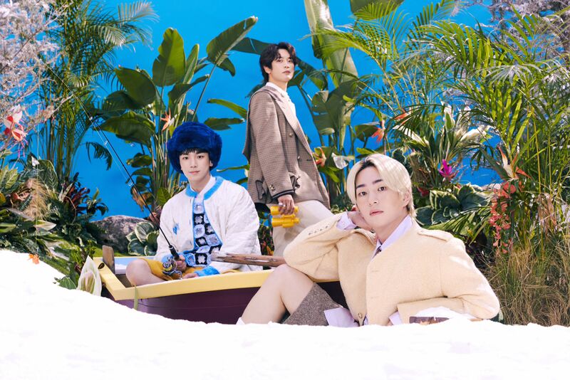 File:SHINee 2022 Winter SMTOWN.jpg