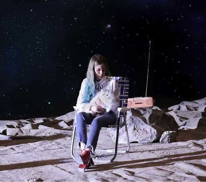 File:Heize - Jeo Byeol promo.jpg