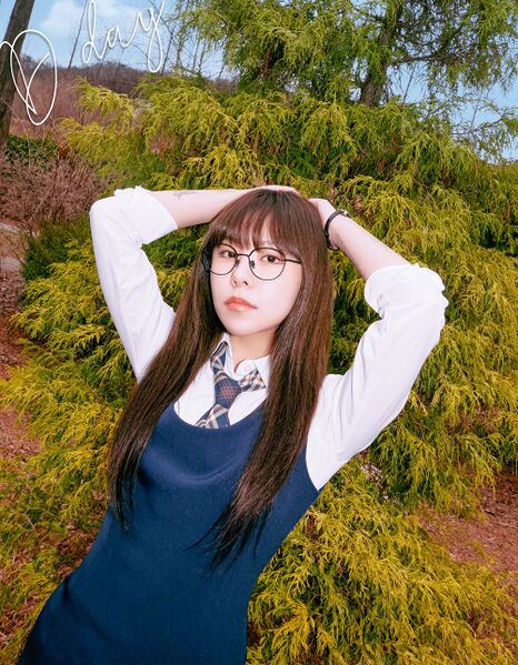 File:Wheein - D-DAY promo.jpg