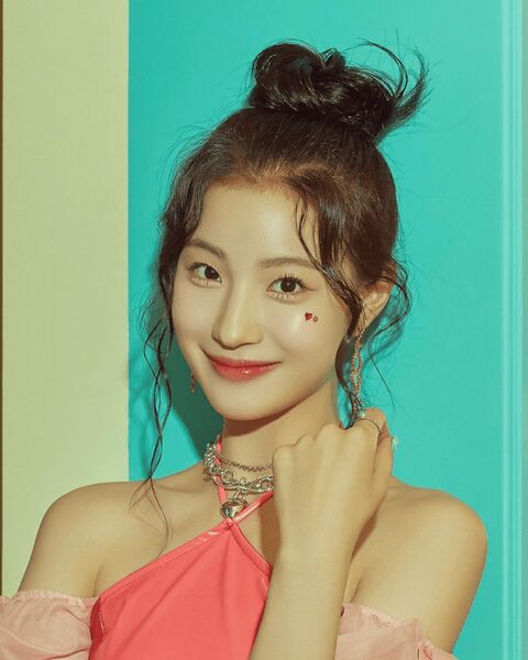 File:Yeju - FRESH promo.jpg