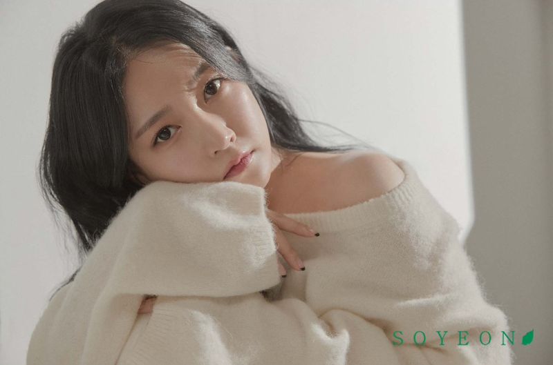 File:SOYEON - Interview promo.jpg