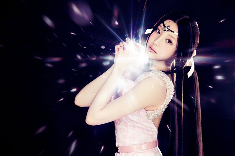 File:Wonhee - bomb promo2.jpg
