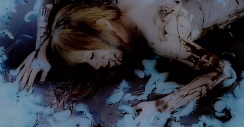 File:AyumiHamasaki-Moments-PV.jpg