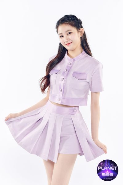 File:Lee Yunji - Girls Planet 999 promo.jpg