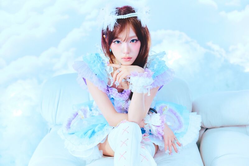 File:YENA - Blooming Wings promo5.jpg