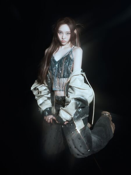 File:Youngseo - ONE MORE TIME promo.jpg