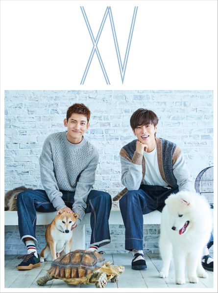 File:Tohoshinki - XV Bigeast.jpg