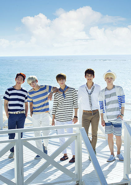 File:shineeboysmeetusinglepromo.jpg