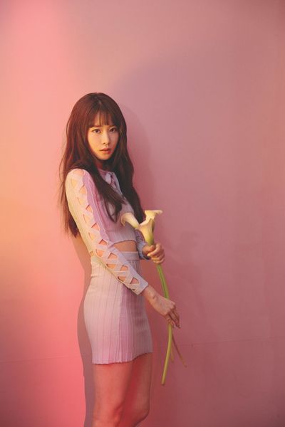 File:Chahee - KISS ON THE LIPS promo.jpg