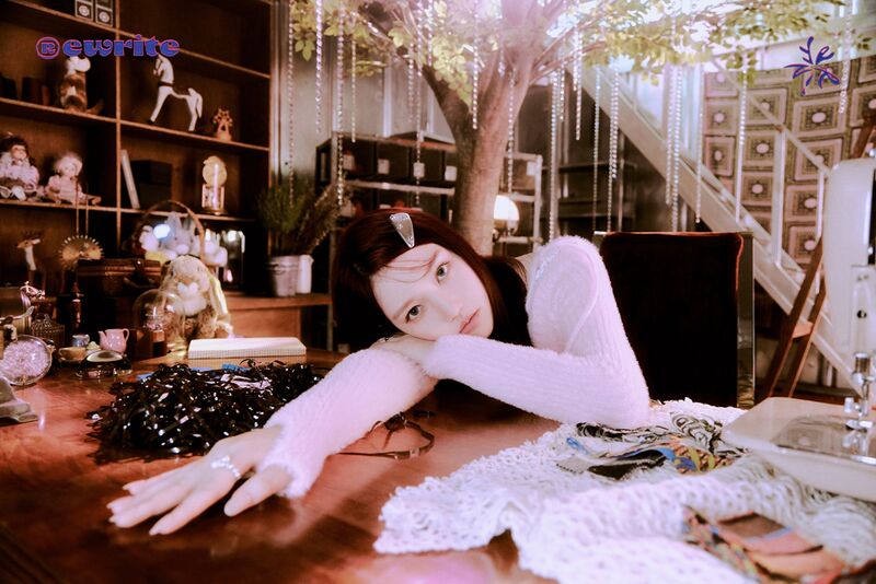 File:YERIN - Rewrite promo2.jpg