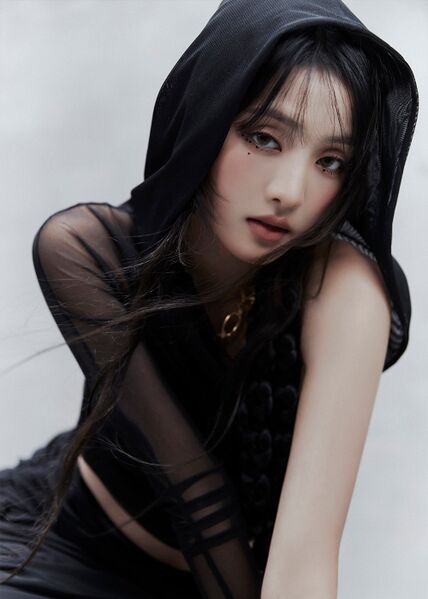 File:Minnie - 2 promo5.jpg