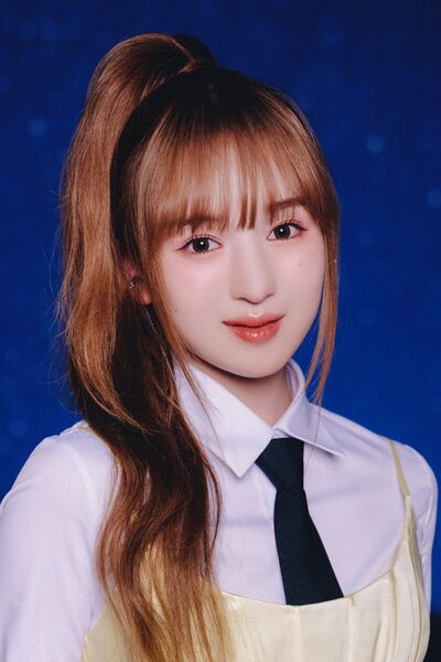 File:Suzu - Hi-Five promo.jpg