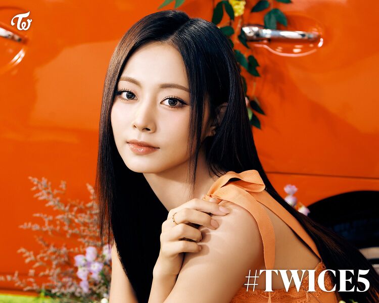File:Tzuyu - TWICE5 promo.jpg