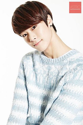 Moonbin (1998).jpg