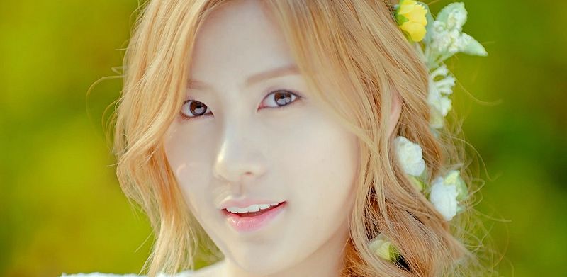 File:HaYoungSnowPink.jpg