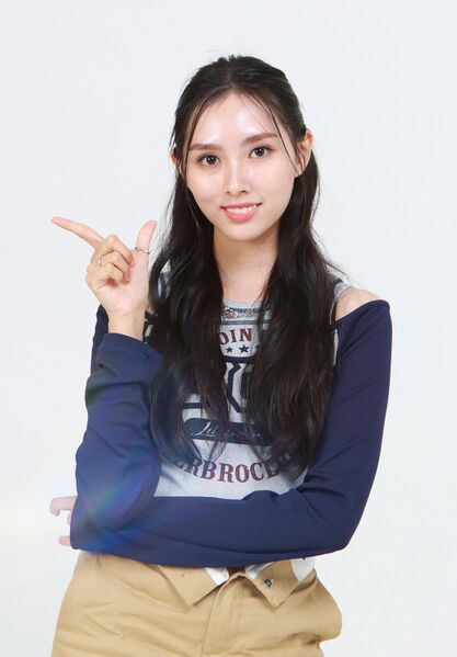 File:BEAUTY BOX Via.jpg