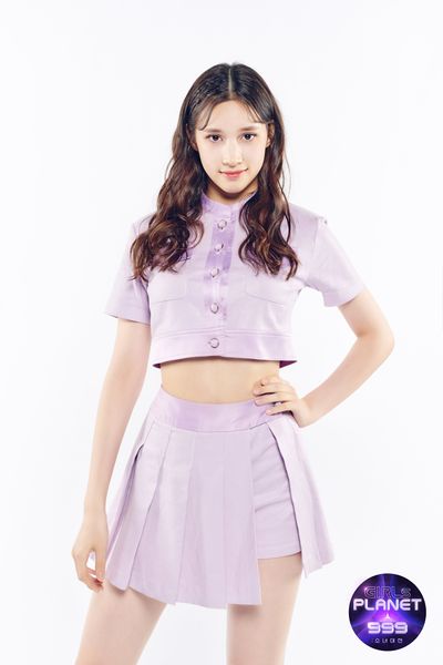 File:Huening Bahiyyih - Girls Planet 999 promo.jpg