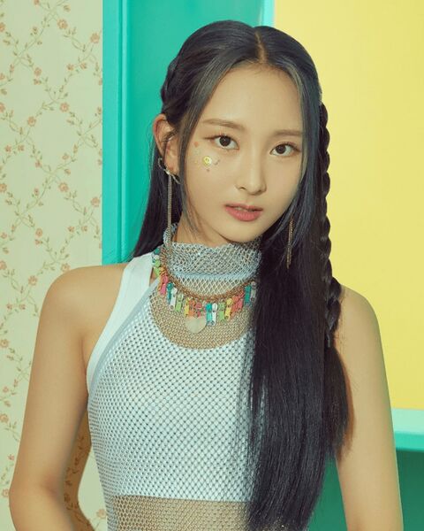 File:Chowon - FRESH promo.jpg