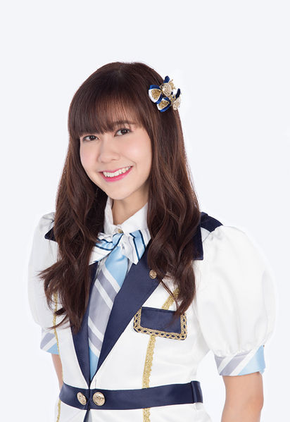 File:BNK48 Kanteera - Aitakatta promo.jpg