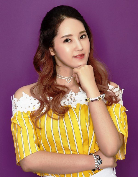 File:Hanu - Oppa promo.png