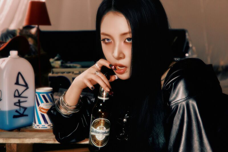 File:Jiwoo - DRIFT promo.jpg
