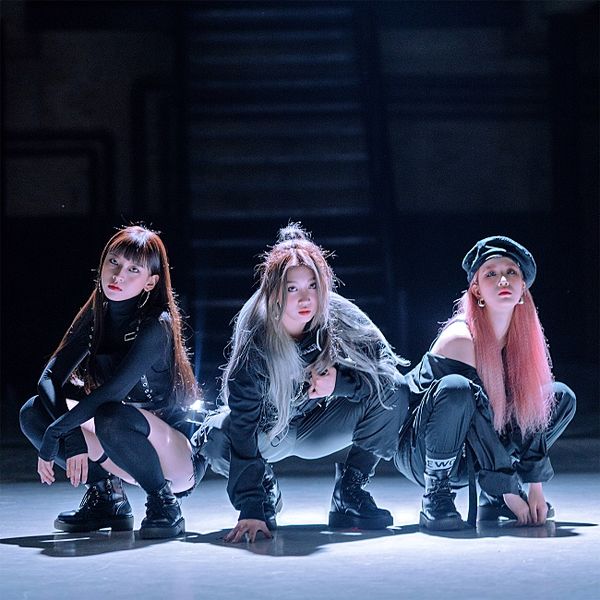 File:3YE - OOMM promo.jpg