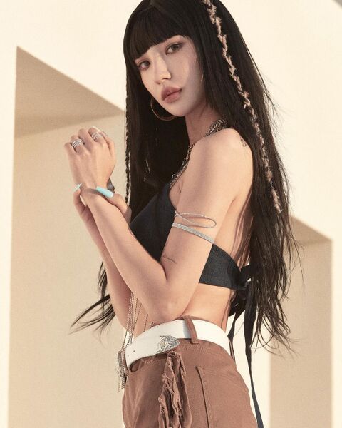 File:Heeo - Designer promo.jpg