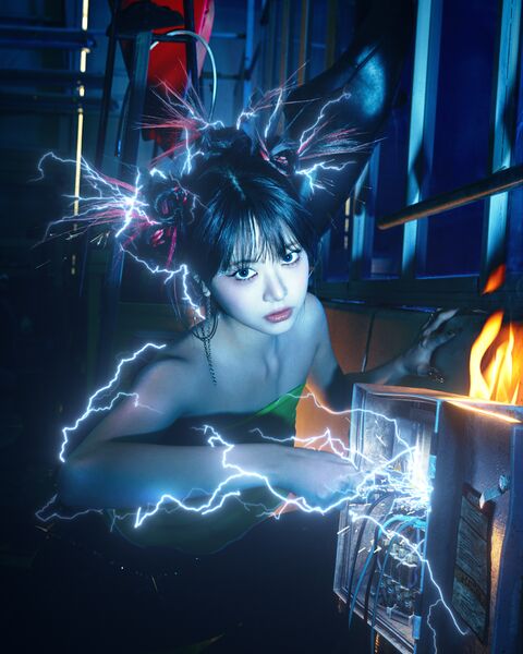 File:Hong Eunchae - CRAZY promo.jpg
