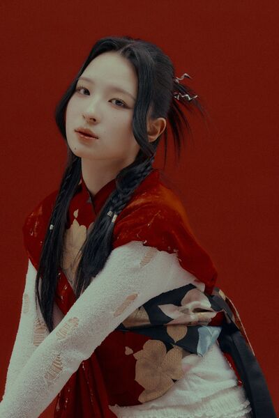 File:KYARA - WOAH promo.jpg