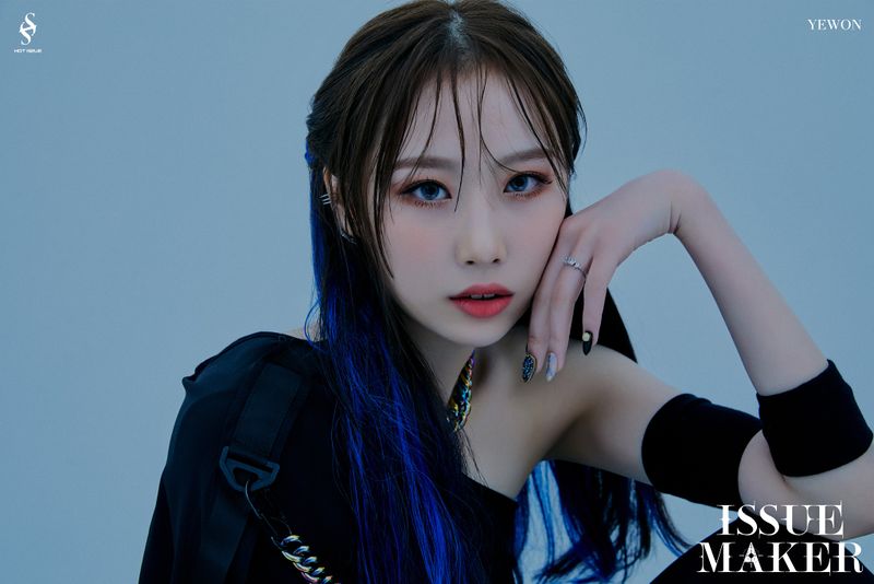 File:Yewon - ISSUE MAKER promo.jpg