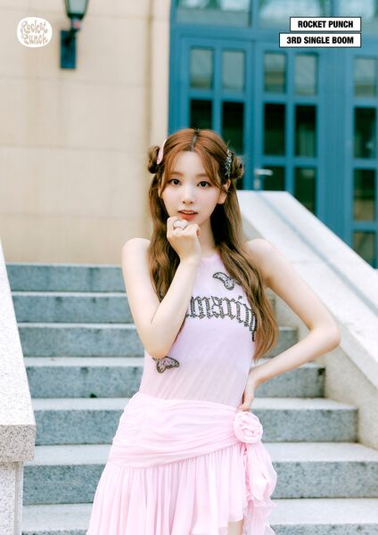 File:Yeonhee - BOOM promo.jpg