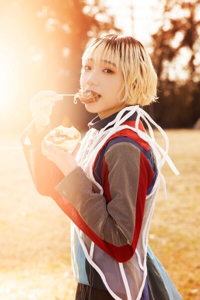 File:AYUNi D - Gomen ne promo.jpg