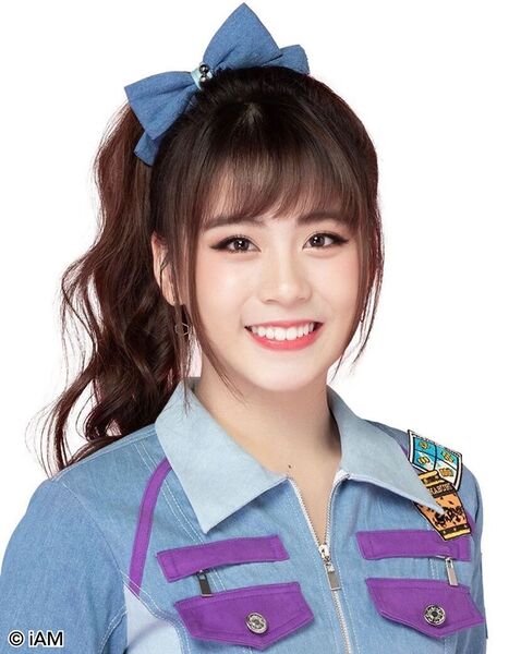 File:BNK48 Fond 2019-2.jpg