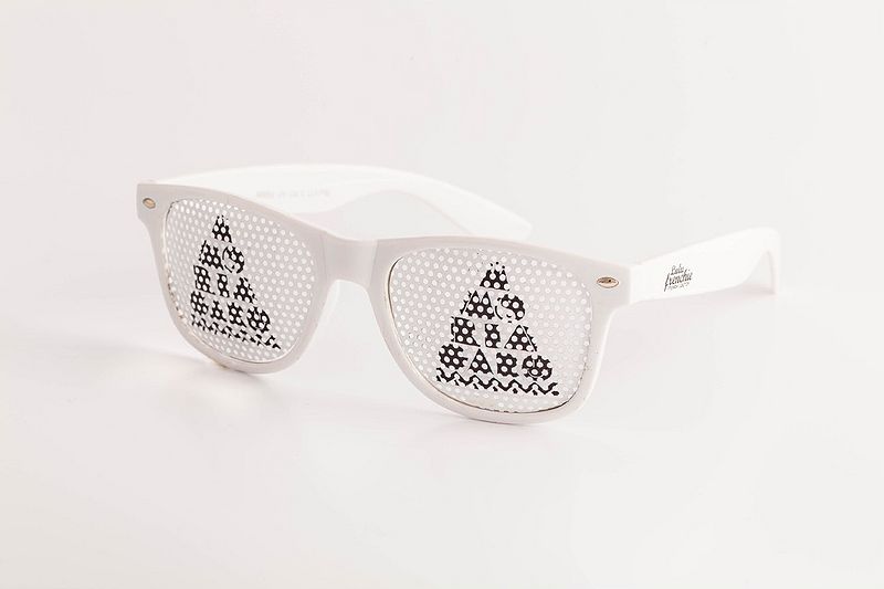 File:Moriagaro Sunglass.jpg