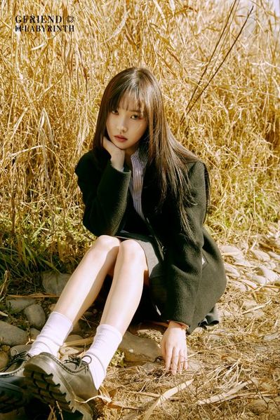 File:Yuju - LABYRINTH promo.jpg