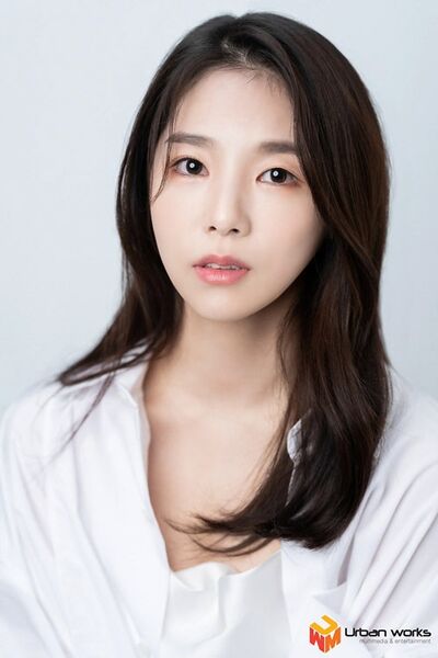 File:Lee Seo Young 2022.jpg